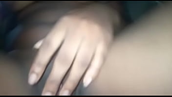 彼女は私たちが性交できない処女です、彼女は私が私にビデオを送るように彼女に言ったセックスチャットで濡れました