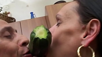 角質の友達に犯された先のとがったカメラと思いやりのある友達
