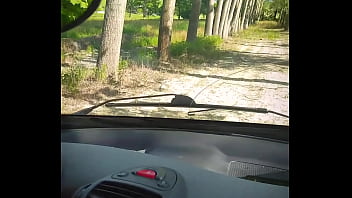 CAR BLOWJOB彼女は言った：「私はあなたのことではありません、そしてあなたがこれをXvideosにアップロードすることを私は知っています。」はい、ビッチ！