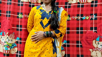 येलो ड्रेस पहनी नई भाभी को अपने रूम बुलाकर पड़ोस ने चोदा(डर्टी टॉक)