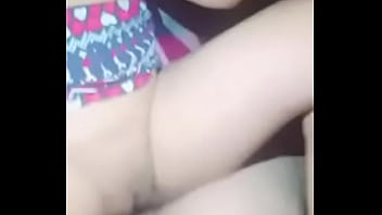 不，继父不要告诉任何人他们成绩不好，我会让你把你的鸡巴插进我紧致的阴户里，只要你愿意，没有安全套就不要怀孕，继父和女儿真正的业余自制性爱