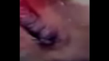 глубокое введение киски в видео от первого лица
