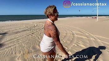カシアナ・コスタがファンを攻撃し、夫がすべてを撮影した
