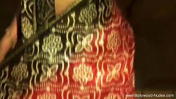 欲望の秘密と官能的なインドの儀式露出された楽しみ