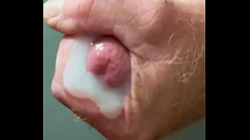 私の包皮から私の巨大な負荷を飲み込む Fleshlightman1000