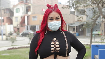 超级丰满的委内瑞拉人勾引年轻的秘鲁人操她，并对她的乳房进行报复