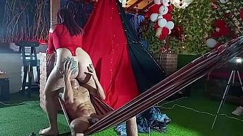 酒店女傭同意在沒有避孕套的情況下和我做愛，因為我的妻子讓我站在 lustylatinasex (instagram juancock9)