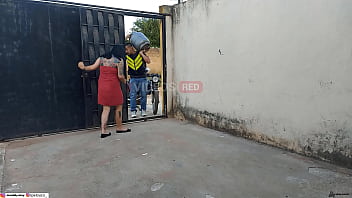 ガス配達人は既婚のクライアントによって撮影され、カメラはそれらの旗を立てます（フルビデオxvideos赤）