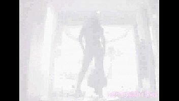 お風呂に入っている巨乳の女の子（https://bladitube.net/）