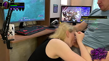 彼氏がWorldof Warcraftをプレイしていて、口の中でチンポを感じたかったAnnyCandy Painboy