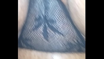 あなたは私のパンティーを頭に抱えています