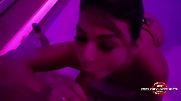 壮大な女優MelodyAntunesは、才能のある友人からモーテルへの素敵な招待状を受け取りました。そこで小さなベルベットの口が素晴らしいフェラをし、hidro内でXvideosの最高のザーメンを獲得しました！チェックアウト！