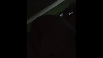 私の恋人と一緒に彼は私のお尻を壊し、私にミルクをはねかけます