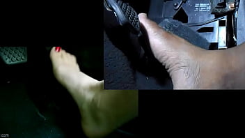 私のガールフレンドは私のアキュラRSXのレースコンテストで私を打ち負かしました、しかし私は回転コンテストに勝つためにエンジンをより激しく回転させました