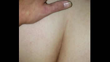 大きなお尻の妻は彼女が中出しパート1を取るまでディックで絶頂し続けます
