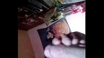 ローガンドレイクは彼の荷物を撃ちます