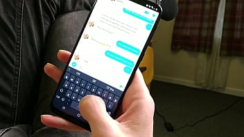 Tinderで実際に拾います。バーミンガムのブリティッシュチャブは、私たちの最初のデートの2時間後に犯されました。