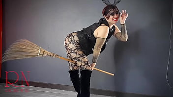 HALLOWEEN2021黒のセクシーなスーツを着た魔女。 ブラックプレイボーイバニー。 レジーナノワール エロティックなランジェリーを着たとてもセクシーな魔女。 プレイボーイバニーコスチューム。 完璧な猫。 私はこのひよこをファックします！ 大人のハロウィンコスチューム。 コスプレ。 黒のボディストッキング。