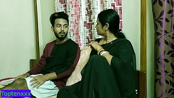 インドの若い女性の少年が熱い継母と素晴らしいセックス!クリアなオーディオを備えたインドの純粋なタブーセックス