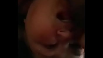 彼女の顔と顔をファック。ぽっちゃりは黒人兼が大好き