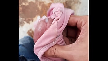 Наслаждаюсь членом в нижнем белье сестры в карантинной зоне в той же комнате Зало 0777432196