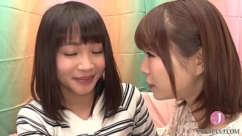 女导演Haruna的业余女同性恋搭讪113号 Ayane Ryokawa首次在《Navi! 分开捕鱼的女孩们第一次见面! 女孩们第一次见到对方，并进行了一次女同性恋三人行。- 介绍