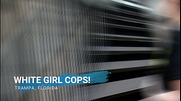 ホワイトガール警官（シーズン1エピソード4）「人身売買ePimp」レイシストのブロンドの白人女の子警官は、州タンパで、黒いポン引きを捕まえ、異人種間のbbcファックを要求する偽の護衛として潜入します。ケイティキングリー/シミーキャッシュ/ミスティレイン/アリスメルケシ