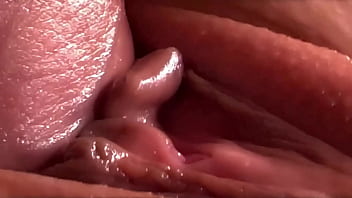 非常にクローズアップのpussyfucking。マクロ中出し