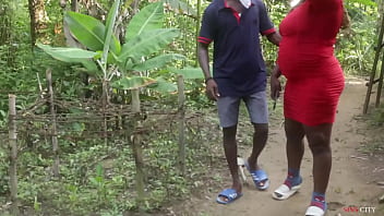 彼の妻が出かけたとき、私は彼の地元の家で私の元ボーイフレンドを訪ねました、彼の妻は私たちをクソに捕まえるために戻ってきました