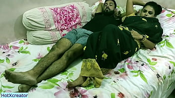 バビが私の部屋にやってくる!!セクシーなbhabhiとの驚くべき熱いセックス。最高のインドのサリーセックス