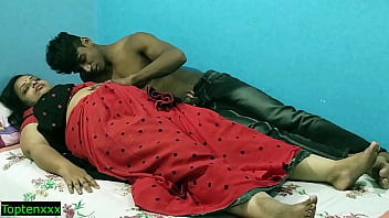 インドの熱いbhabhiと彼女の義理の兄弟真夜中のセックス！インドの熱いセックス