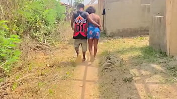 赤の完全なビデオ私は未完成の建物で私の友人の妻とセックスします