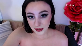 サイズの女王は彼女のお気に入りのビッグディックスを説明し、カムMiaNyxであなたの巨大なディックをライブで崇拝します