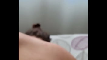 友人が私に彼の妻を貸してくれるので、私は彼のお尻を壊すことができます
