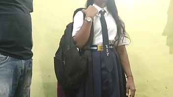 村で勉強している女の子の宿題が終わらない場合、先生は彼女を利用して強制的に性交させた（クリアバイス）