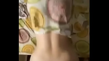 彼女のお尻はラナ・ローデスのポルノスターのように見えますが、私は後ろから彼女とセックスします!!