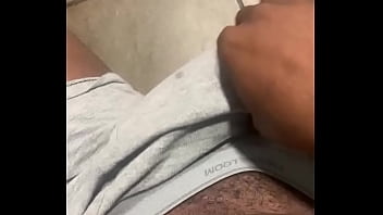 公衆トイレでBBCを自慰行為して来た