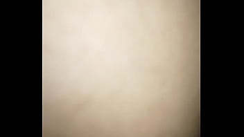 彼女の夫から密かに、あなたは彼女が彼女のベッドで彼女のお尻を私にくれたことをすでに知っています
