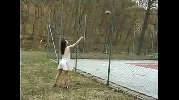 栄光のサシャは口内射精のために最善を尽くします