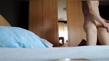 見知らぬ人は私のぽっちゃり妻をファック