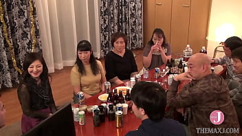 50岁的只有! 成熟的离异妇女派对狂欢性爱 - 介紹