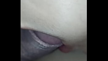 私はお母さんを見て、彼女は固くなり、私は彼女の猫になってしまいます