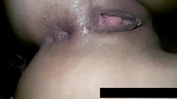 盗まれたビデオ巨大な胸を持つ女の子はアナルセックスをしていて、クリームパイを手に入れます