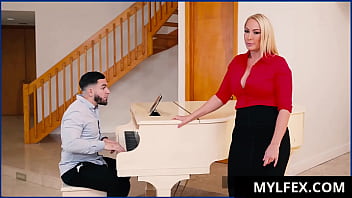 MylfeX.com ⏩ 曲線美の教師が生徒に突っ込まれる、メラニー モンロー、ピーター グリーン