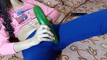 インドの本当のクソ巨根と非常にタイトな猫fucKオーディオヒンディー語
