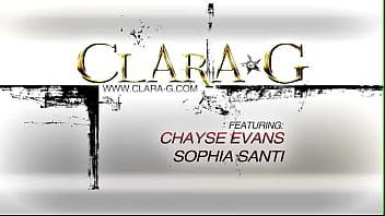Chayse Evans с Sophia Santi, Teaser #1 - 2 великолепные модели, удивительная энергия, потрясающий трах в задницу, потрясающий зияющий зад от Chayse. Лесбийские штучки... отличные, большой дилдо, нижнее белье и т.д.