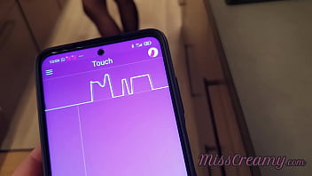 パブリックフラッシュ-ショッピングセンターでのリモートおもちゃでの女性のオーガズム-ラッシュで先生の猫を制御する-MissCreamy
