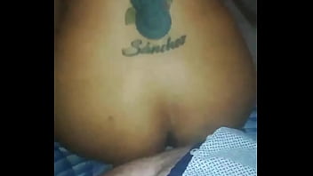 自宅でのもう一つの豊かなセックスセッション、私の夫は仕事から来ました、そして私は私の体で彼を喜ばせたかったです