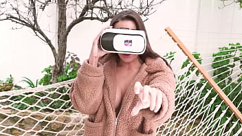 VR кончил две тугие киски тинки на ночь
