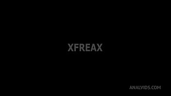 舞台裏の#14、シレン・ドゥ・メール、ブリタニー・バルドー、アンナ・カラーら。詳細はXF025の説明をご覧ください